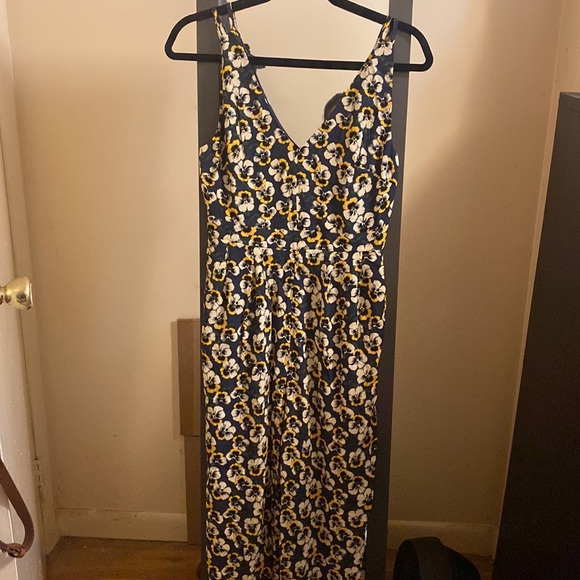 Madewell V-Neck Sleeveless Jumpsuit in Viola Floral 2 - Picture 4 of 5